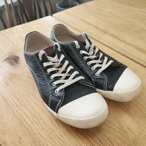 Converse Limited Edition Sneaker Womens Black Leather Slim Size 7 All Stars 2009